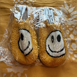Smiley Face Womens Slippers NWOT